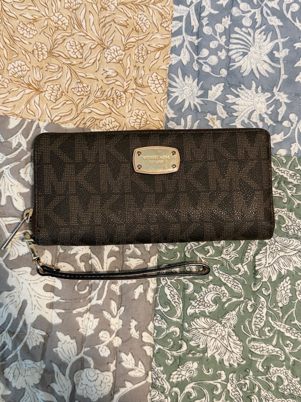 Michael Kors Jet Set Continental Wallet MK Monogram Wristlet Brown Zip Around